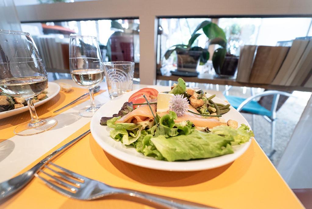 Logis Hotel- Hotel Restaurant Le Rialto Le Sequestre المظهر الخارجي الصورة